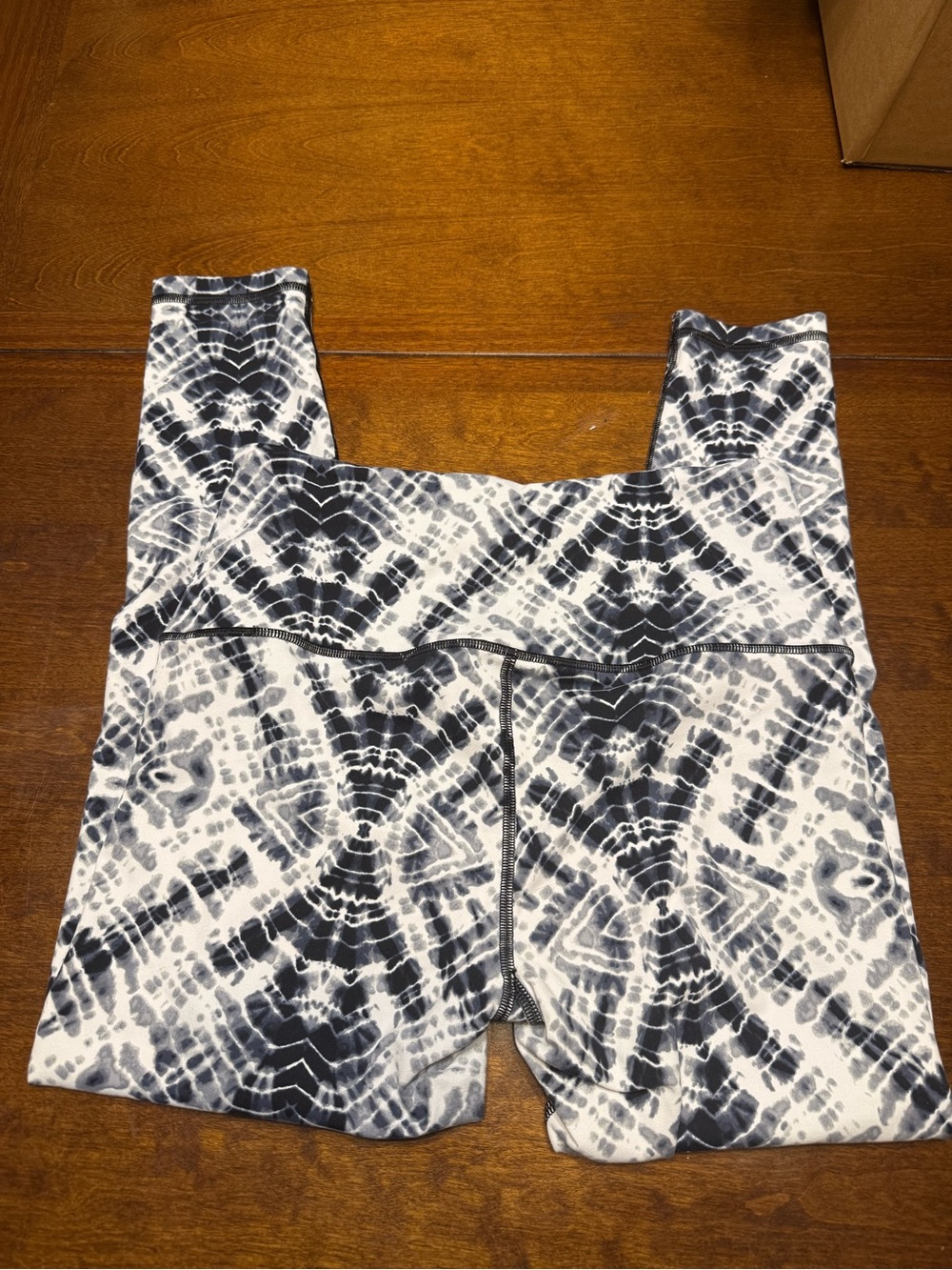 Victorias Secret Sport Womens M Medium Knockout Tie Dye Legging VSX Black/White